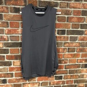 Nike Pro men’s sleeveless muscle shirt.